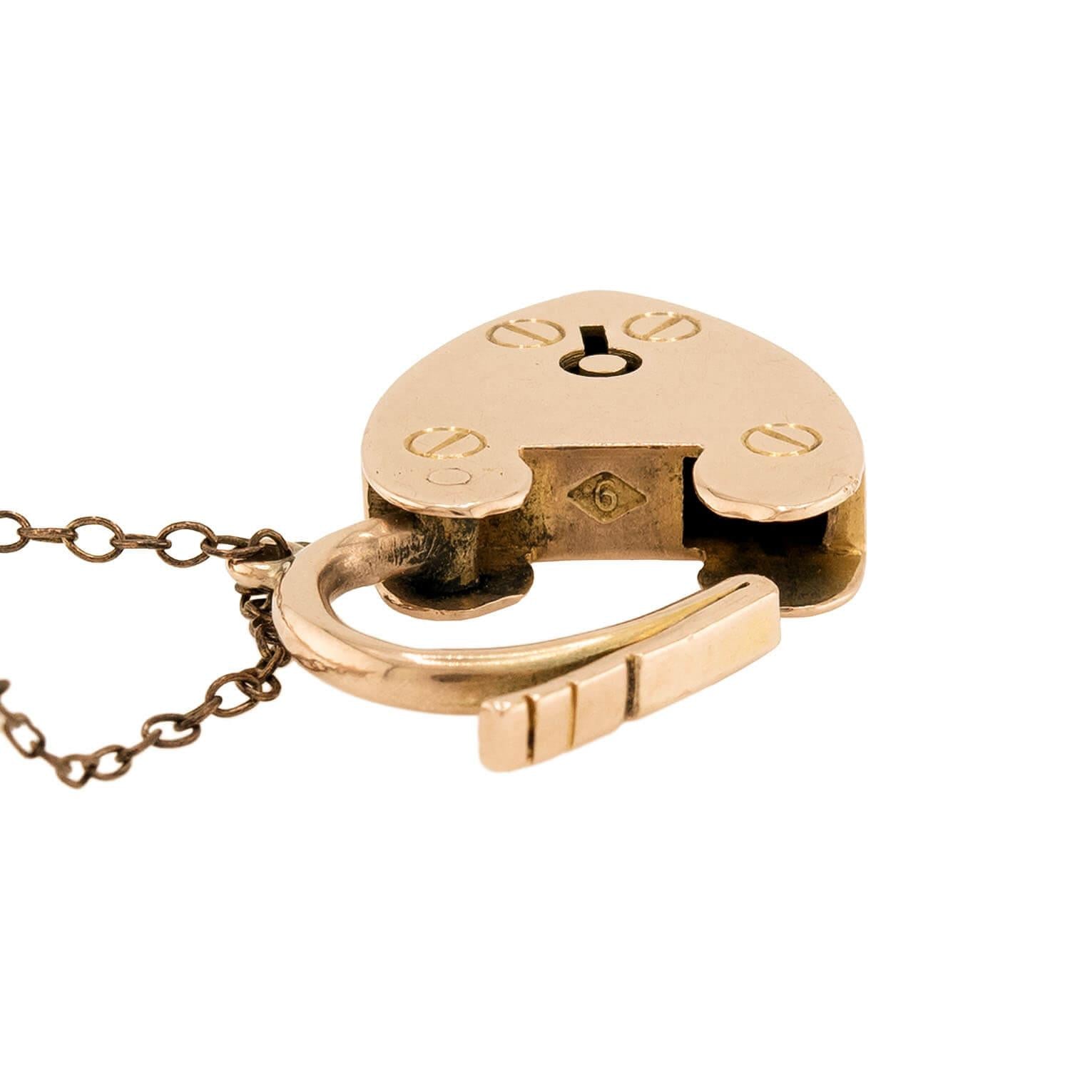 Victorian 9k Heart Padlock Curb Link Bracelet