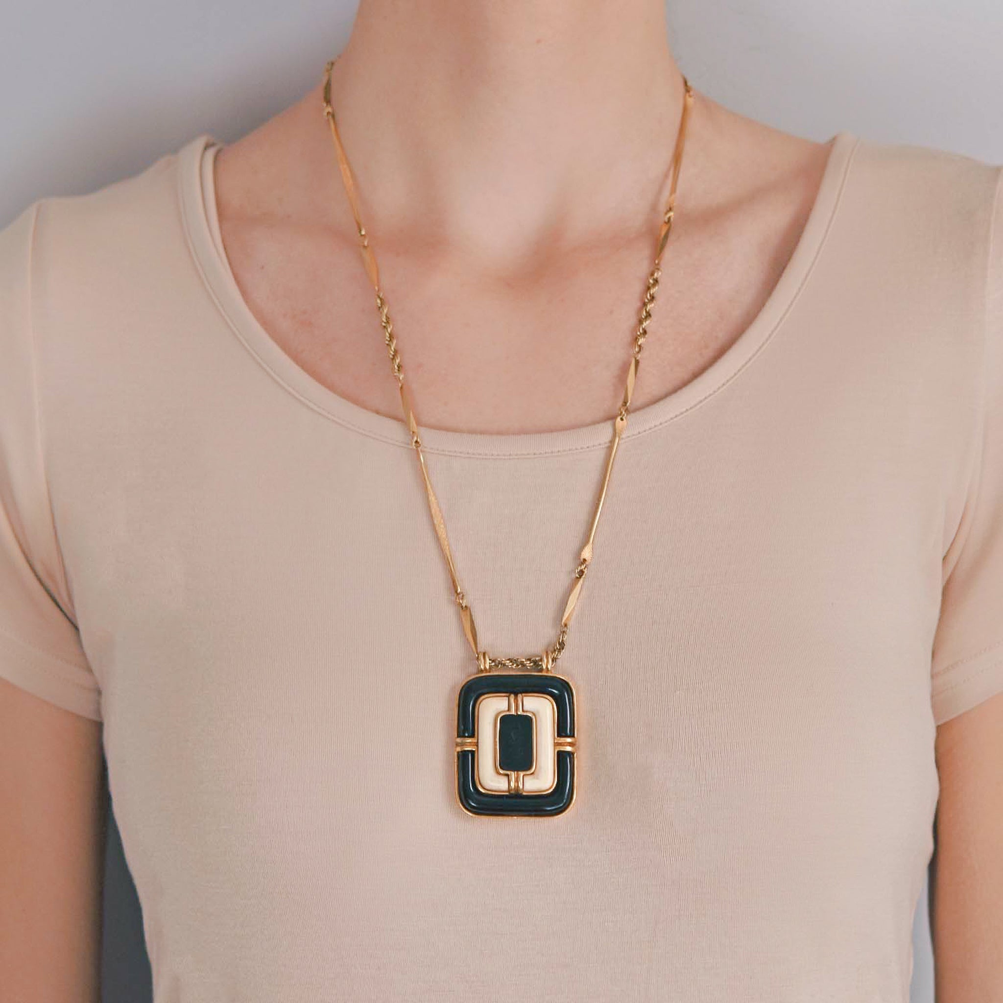 TIFFANY & Co. Ca. 1960 Large 18kt Onyx + Ivory Pendant Necklace 24.5"