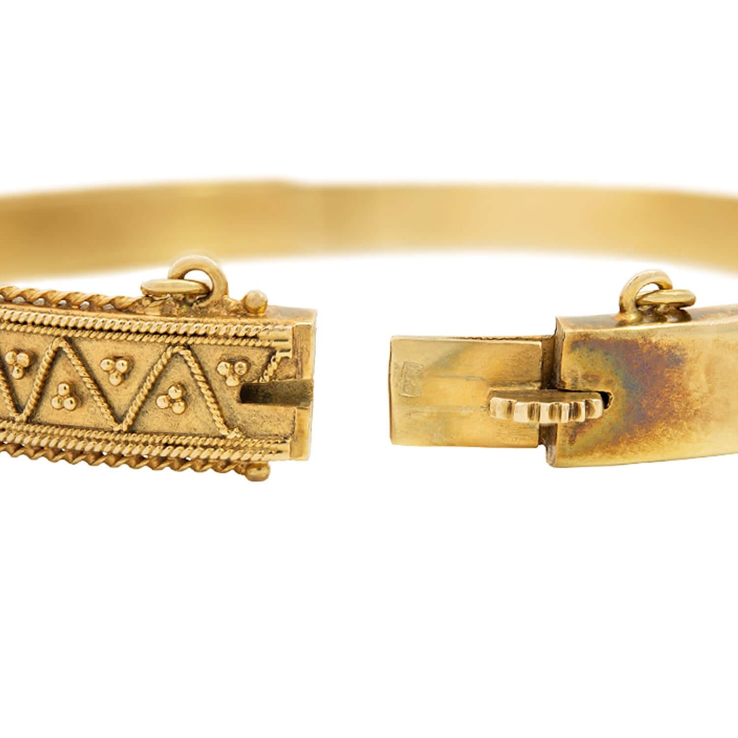 Victorian 15k Etruscan Hinged Bangle