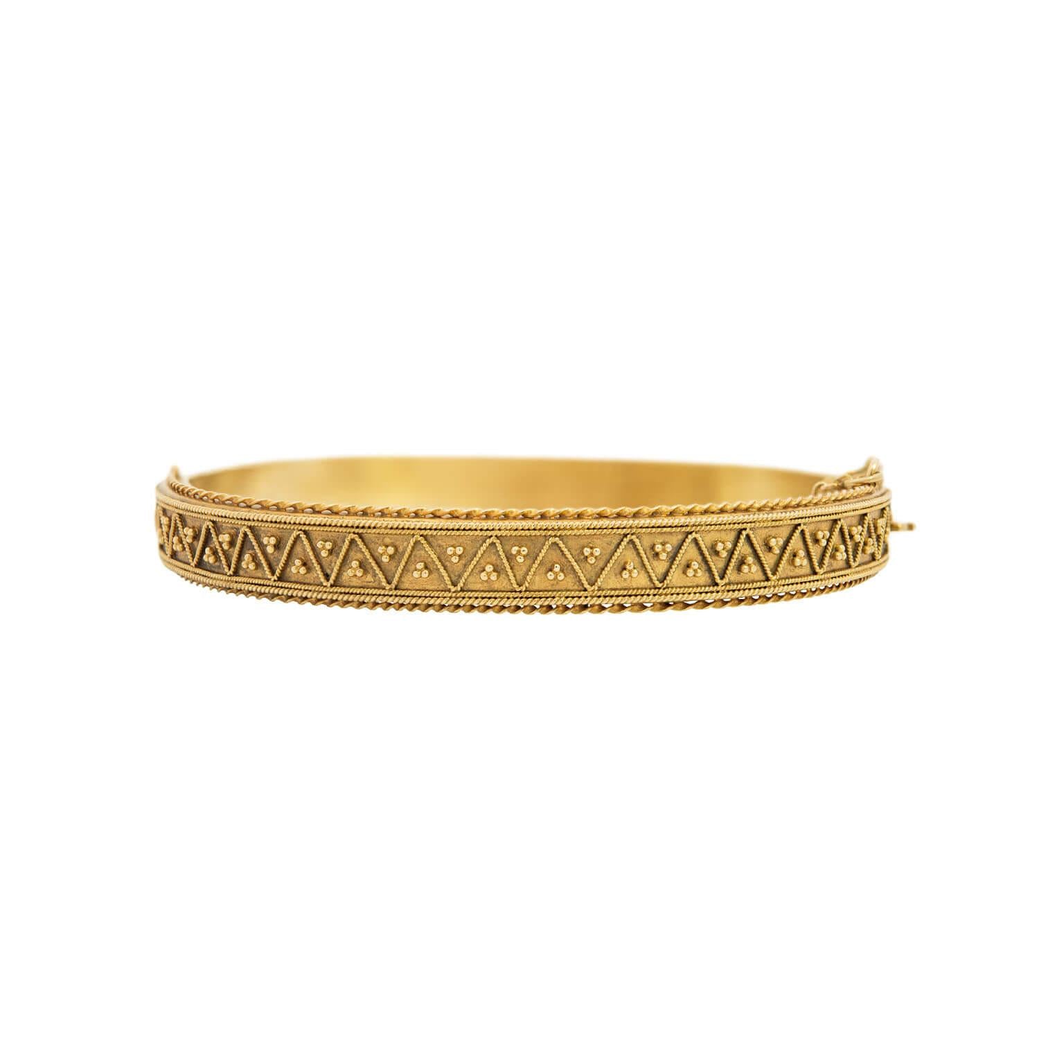 Victorian 15k Etruscan Hinged Bangle