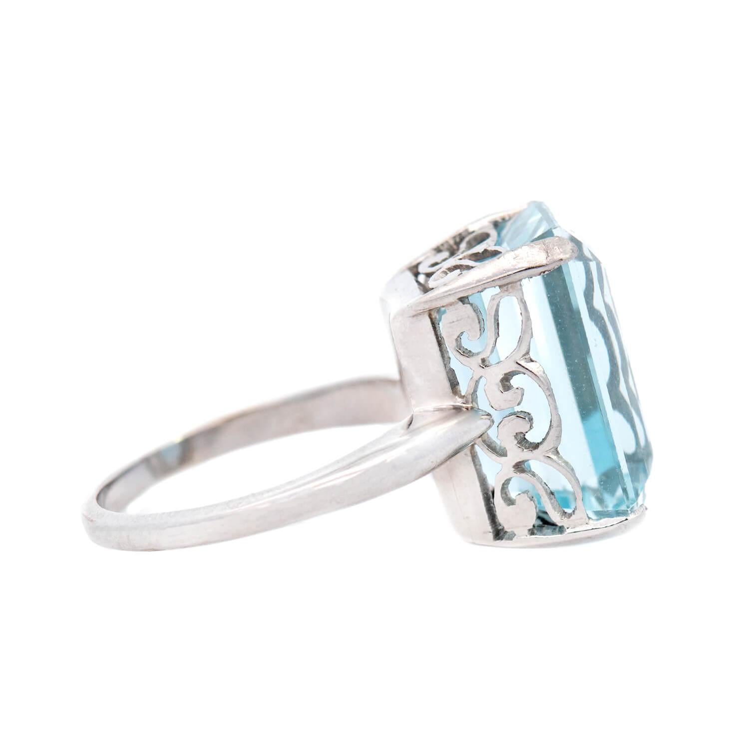 Retro 14k Aqua Cocktail Ring