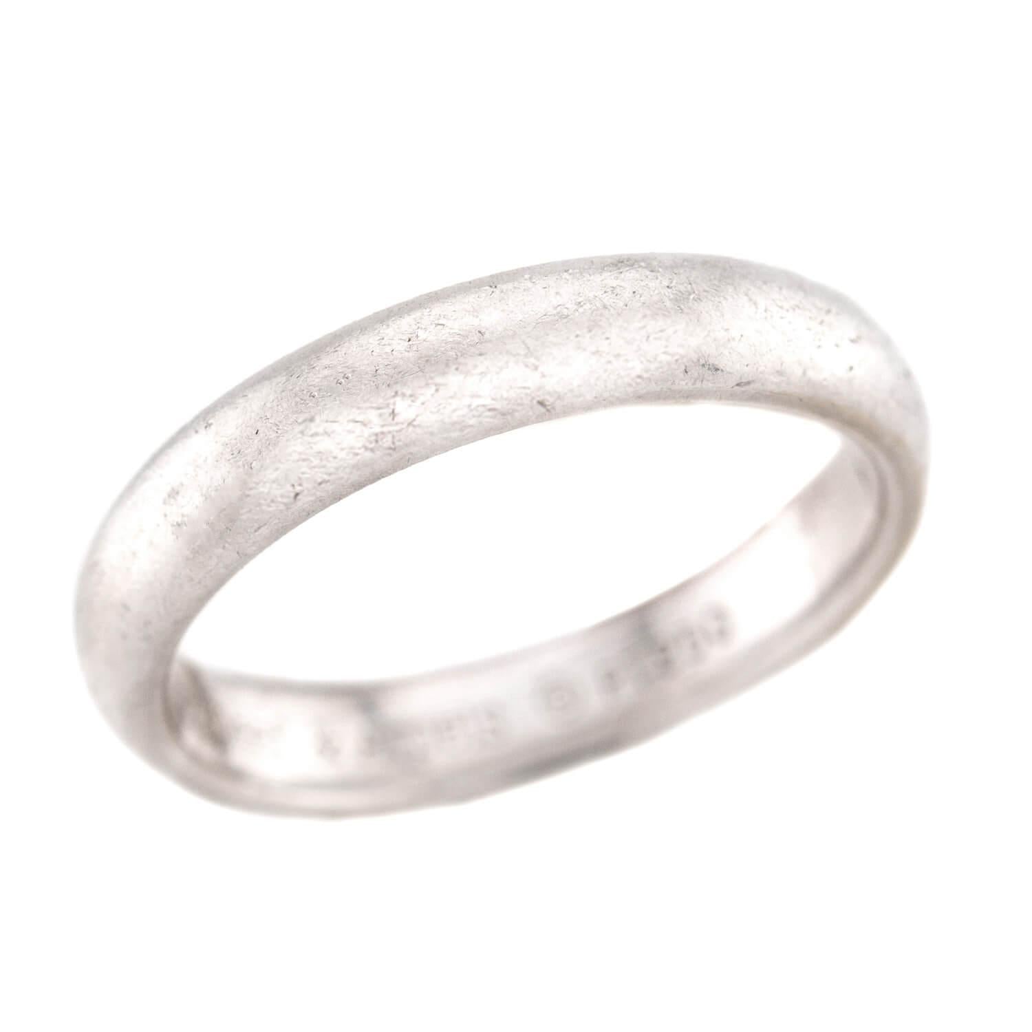 VAN CLEEF & ARPELS Estate Platinum Wedding Band