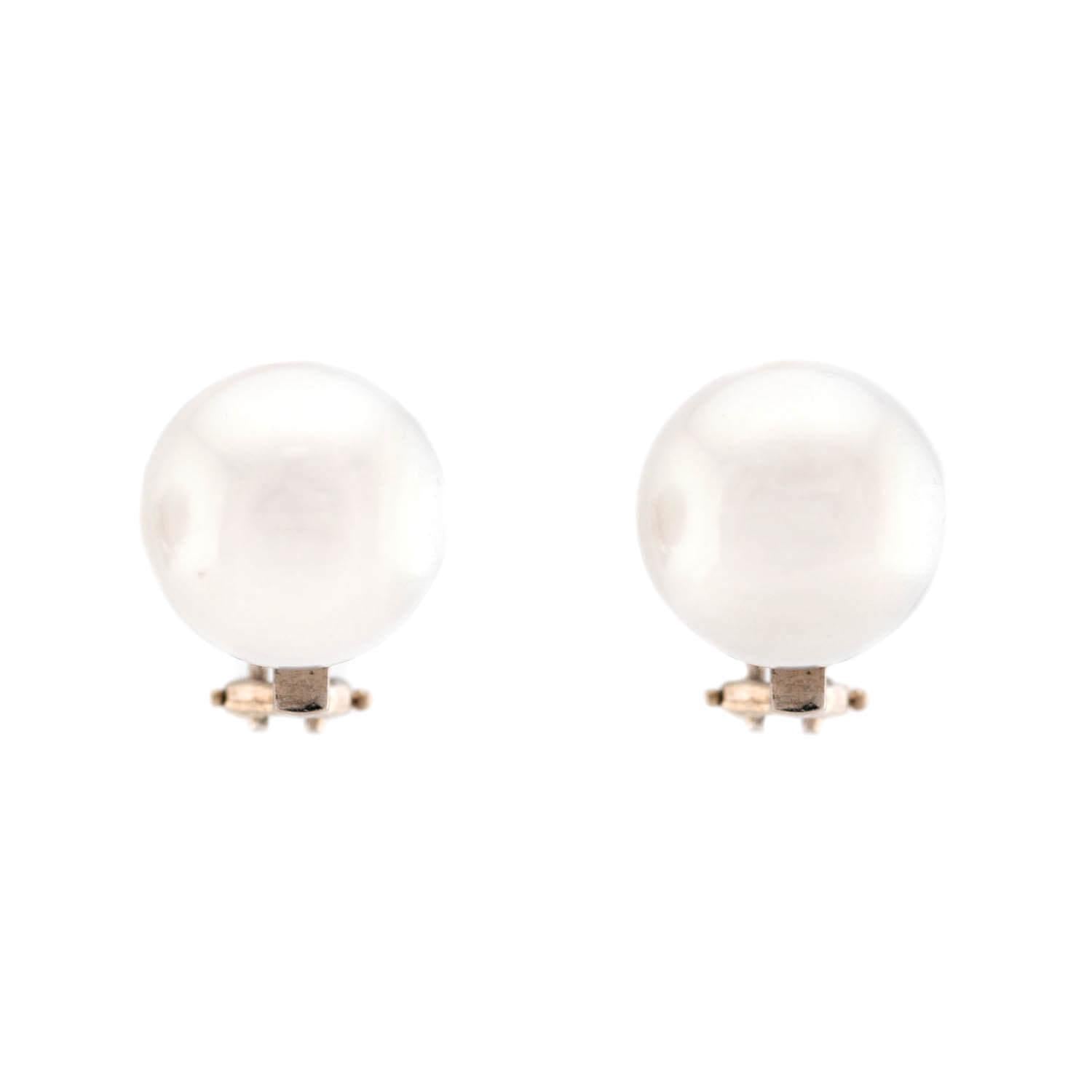 Estate 18k Pearl Earrings 13mm