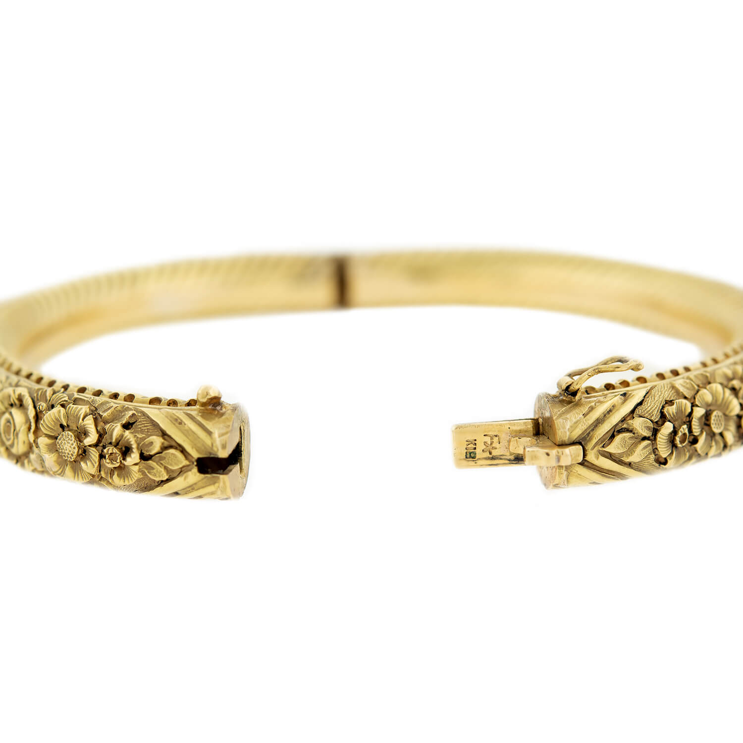 Victorian 18k Repoussé Hinged Bangle Bracelet