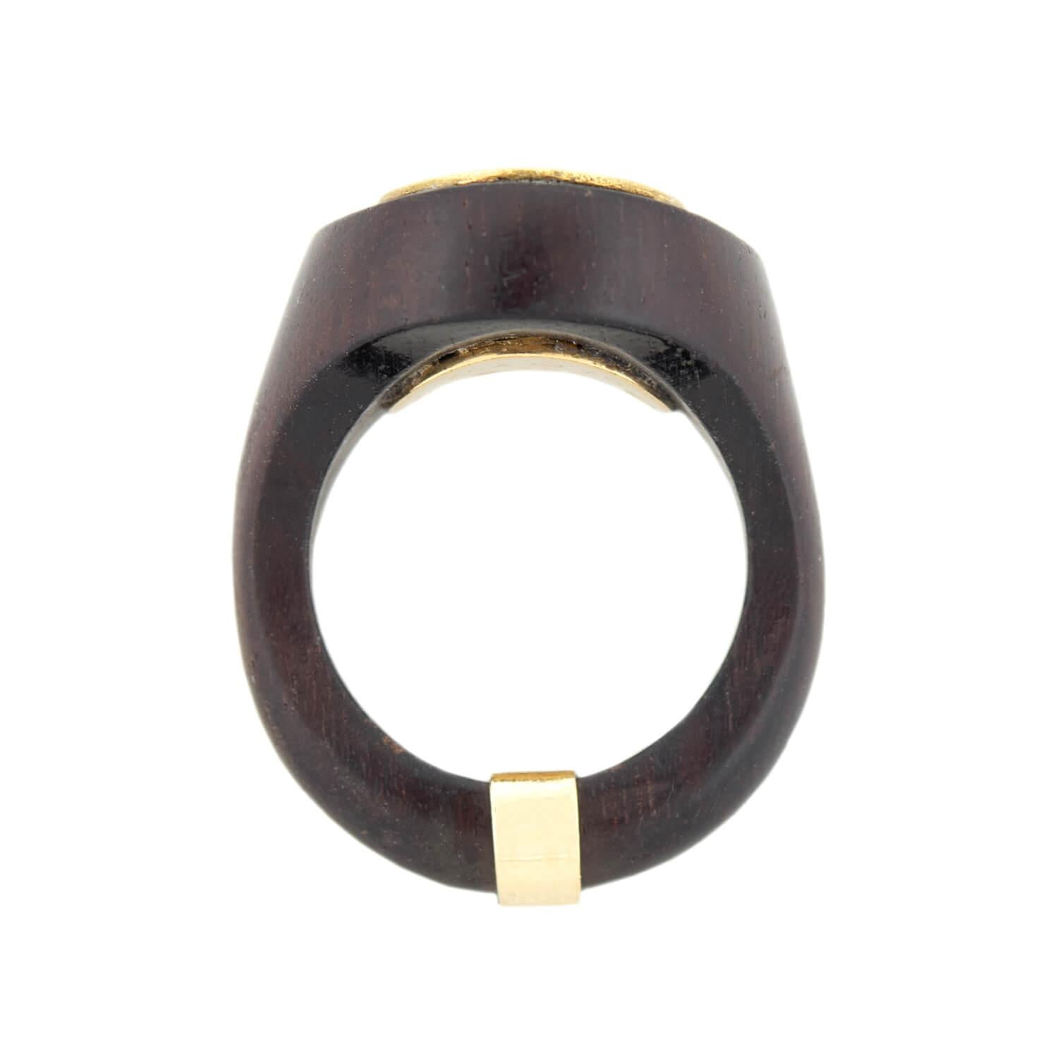 Van Cleef & Arples Vintage 18k Wood Signet Ring