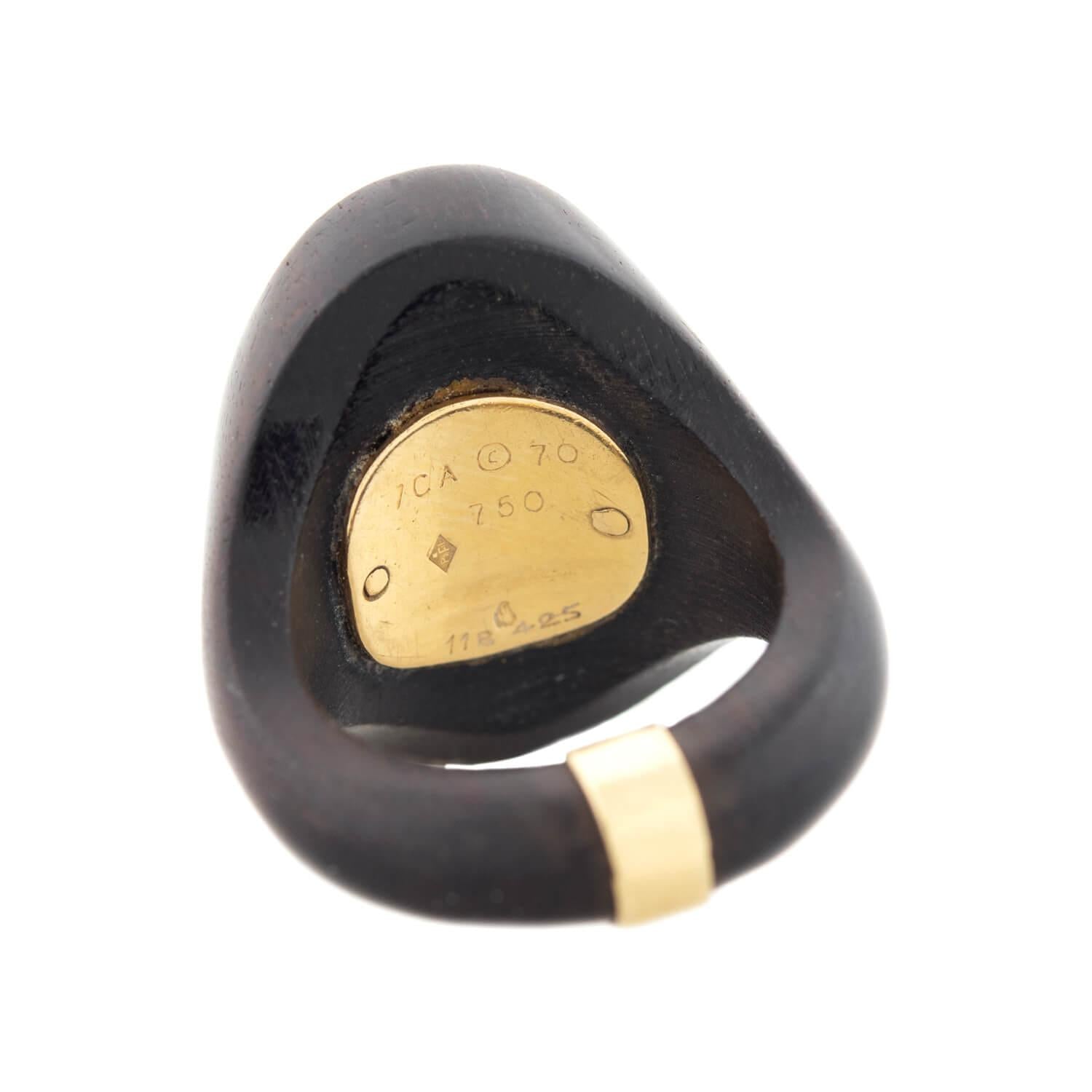 Van Cleef & Arples Vintage 18k Wood Signet Ring