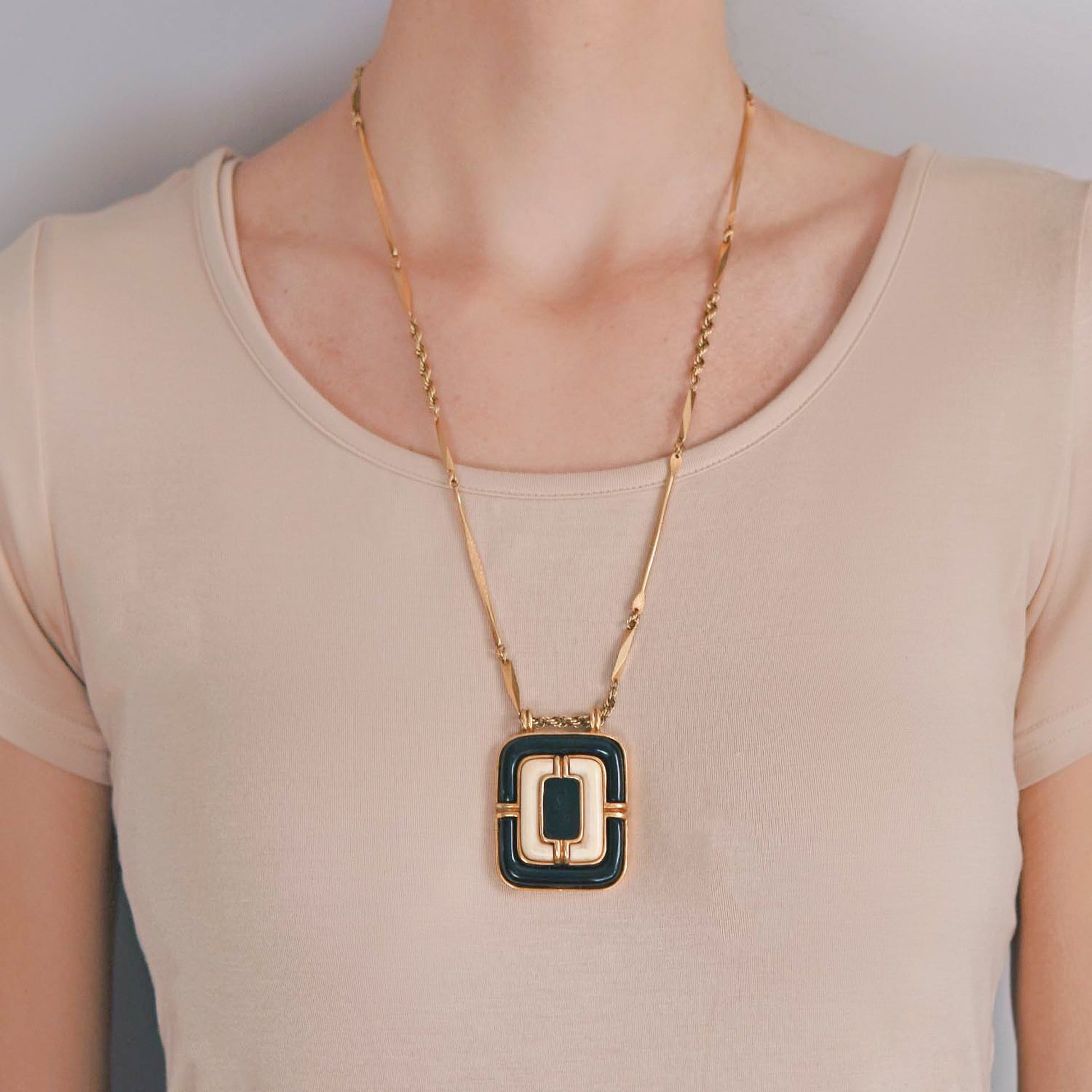 TIFFANY & Co. Ca. 1960 Large 18kt Onyx + Ivory Pendant Necklace 24.5"
