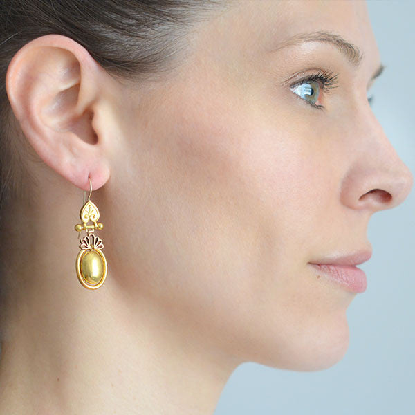 Victorian 15kt Etruscan Dangling Earrings